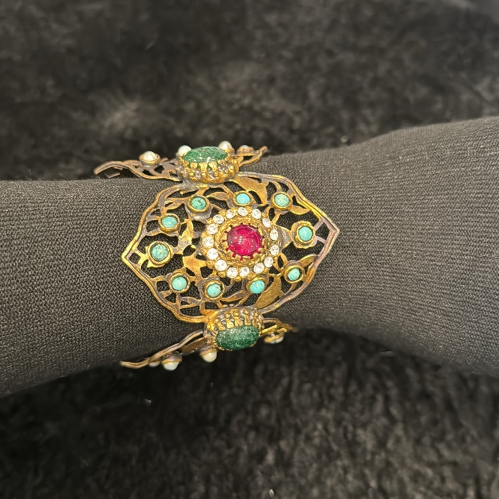 Cuff bracelet - Picture 4 of 4